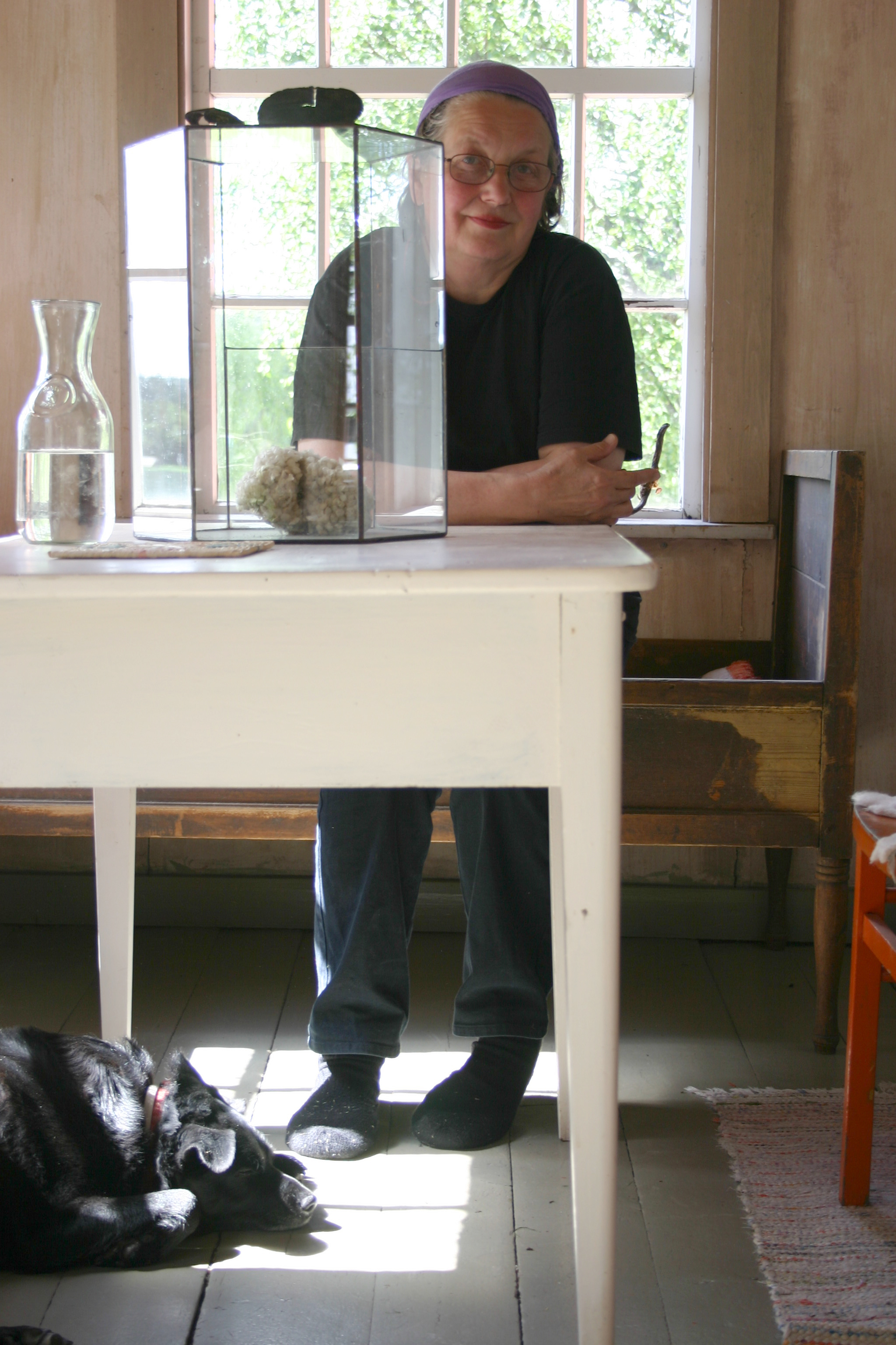 Marjatta ja Pikku Hanhijoessa kesällä 2008, kuvaaja Erja Luhtala